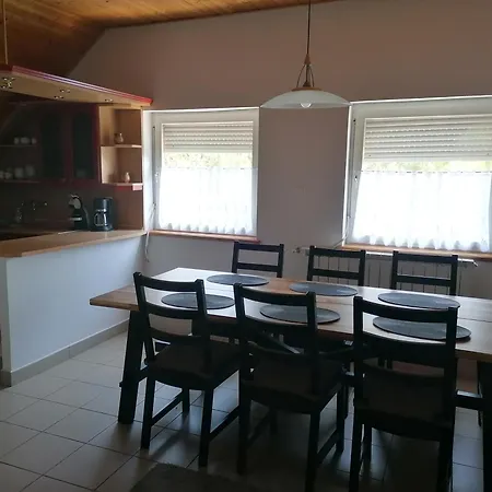 Sára Apartamento Balatonkeresztúr